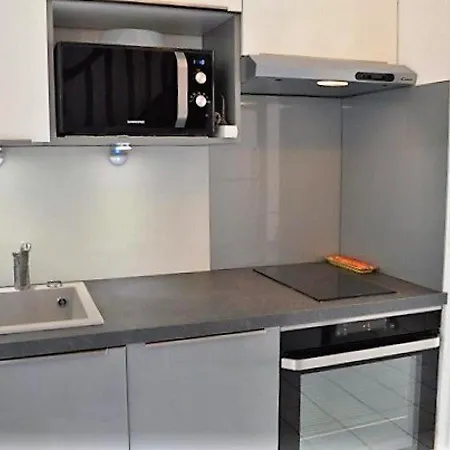 Maison Avec Piscine Et Parking, Proche Pour 6 Personnes - Fr-1-251-156 Holiday home *