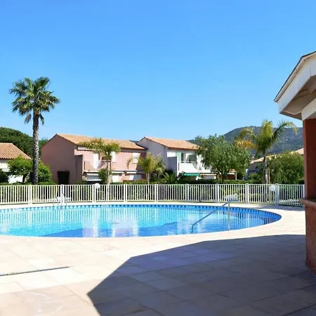 Maison Avec Piscine Et Parking, Proche Pour 6 Personnes - Fr-1-251-156 Ferienhaus *