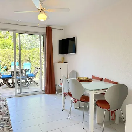 Maison Avec Piscine Et Parking, Proche Pour 6 Personnes - Fr-1-251-156 *