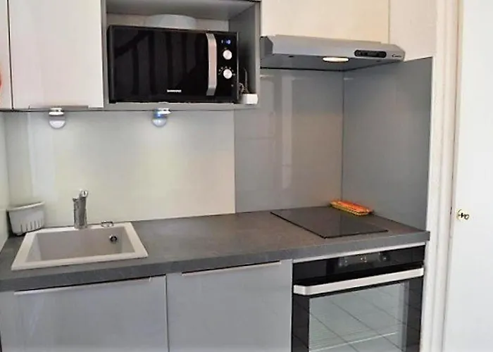 Maison Avec Piscine Et Parking, Proche Pour 6 Personnes - Fr-1-251-156 Nyaraló *