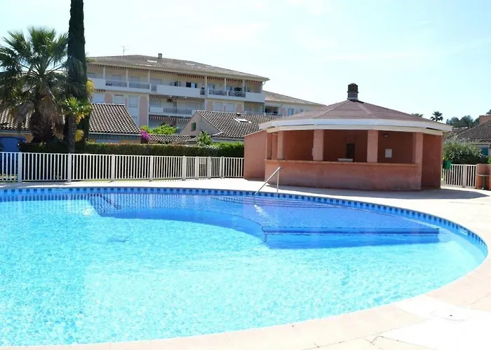 Holiday home Maison Avec Piscine Et Parking, Proche Pour 6 Personnes - Fr-1-251-156 Le Lavandou