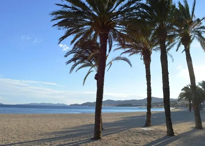 Maison Avec Piscine Et Parking, Proche Pour 6 Personnes - Fr-1-251-156 Nyaraló *