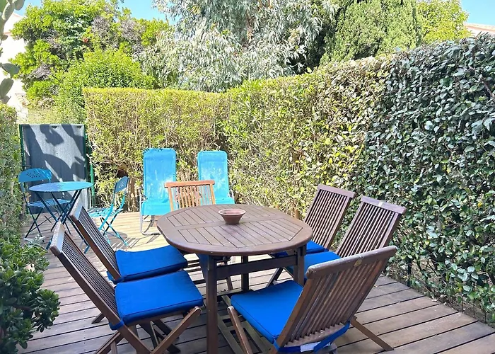 Maison Avec Piscine Et Parking, Proche Pour 6 Personnes - Fr-1-251-156